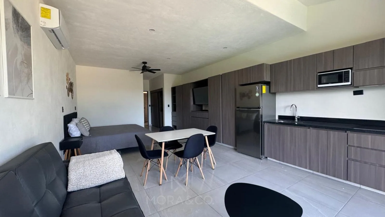 First-Floor Studio Apartment with Balcony and Pool Access in Puerto Aventuras