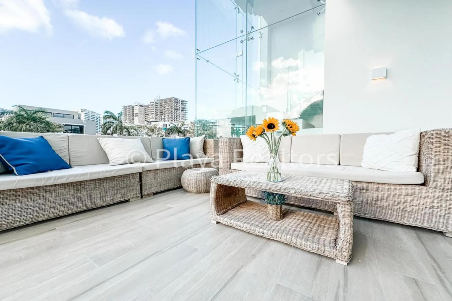 Modern 4-Bedroom Luxury Residence with Marina Views and Rooftop Terrace in Puerto Cancún