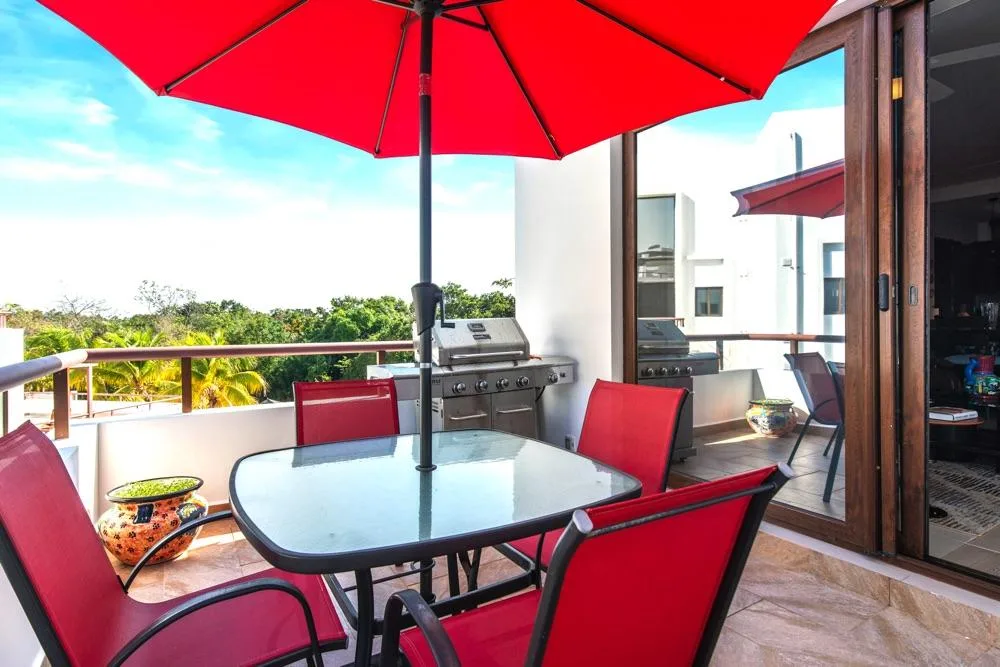 2-Bedroom Penthouse with Private Rooftop Jacuzzi in Tulum Country Club, Akumal
