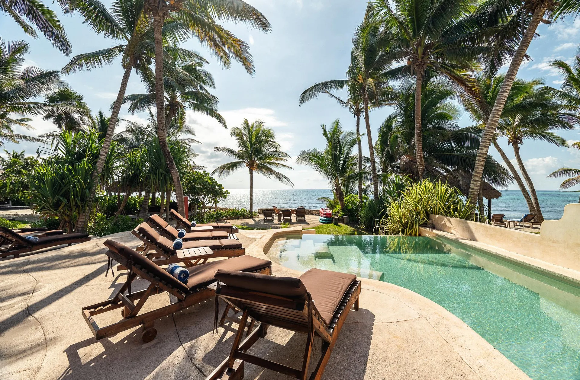 7-Bedroom Beachfront Villa with Pool in Akumal, Riviera Maya