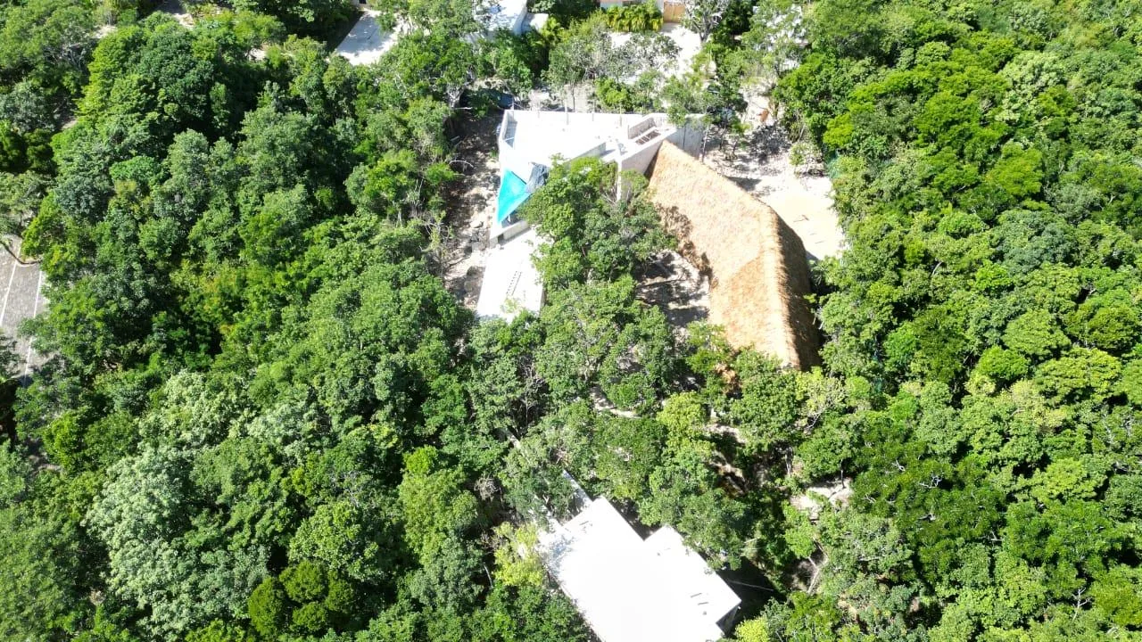 Five-Bedroom Villa with Wine Cellar and Rooftop Terrace in Laguna Yalku, Akumal