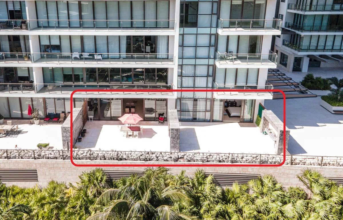 Spacious Ground-Floor Apartment with Expansive Terrace and Ecological Reserve Views in Puerto Cancún