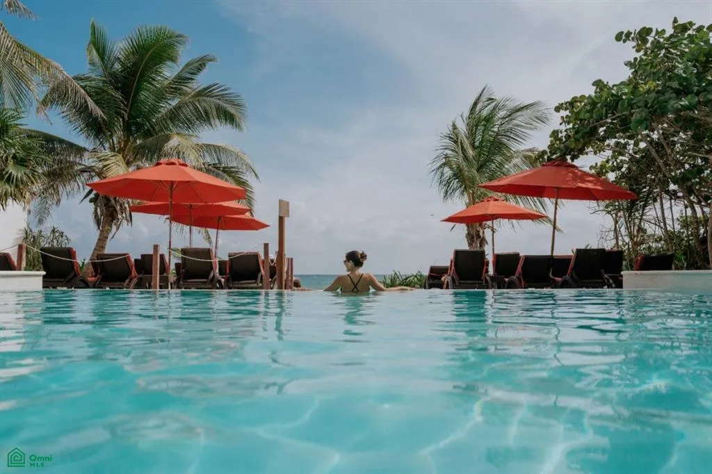Modern 2-Bedroom Townhouse with Rooftop Terrace in Gated Tao Community, Tulum