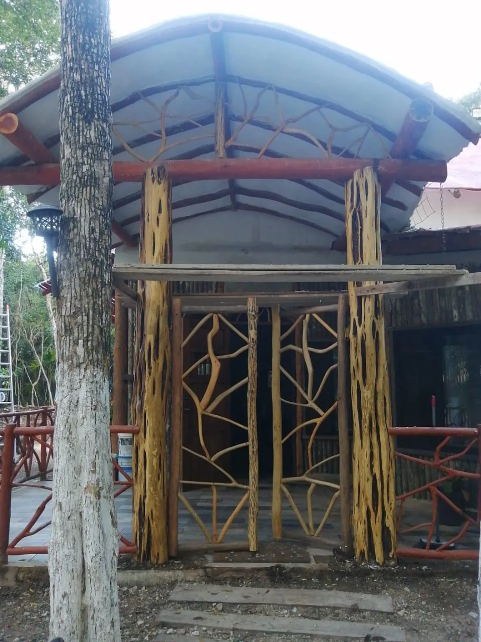 Jungle Ranch with Self-Sufficient Amenities Near Puerto Morelos