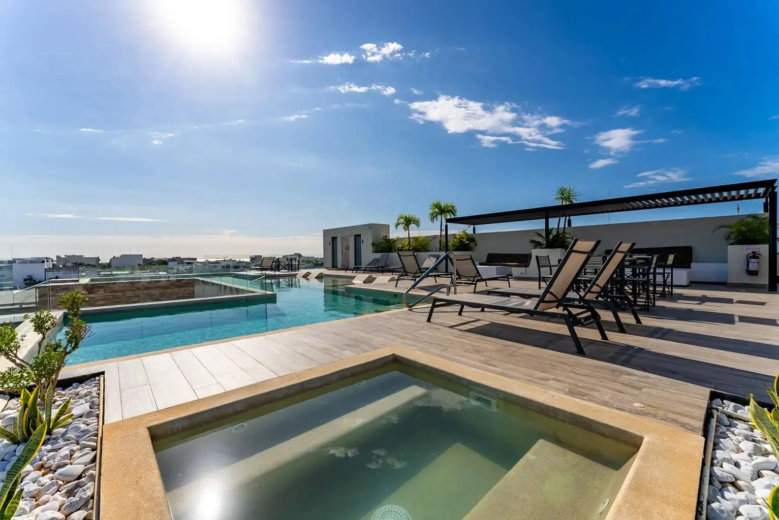 Modern Studio with Murphy Bed and Rooftop Pool in Playa del Carmen's Veranto Condos