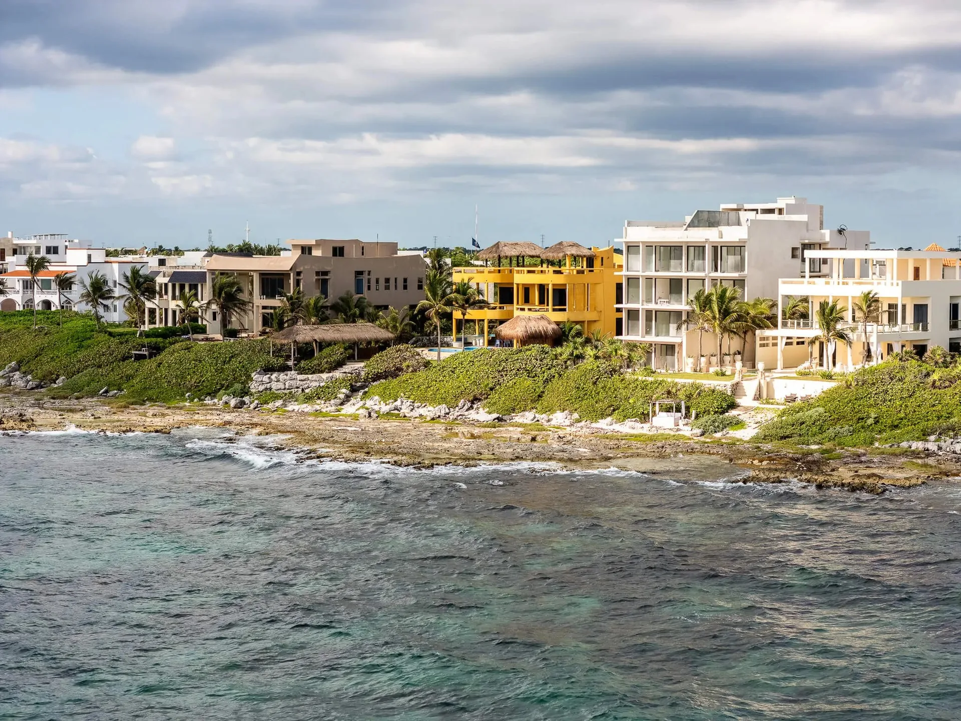 Luxury 9-Bedroom Oceanfront Villa with Infinity Pool and Private Beach Bar near Akumal