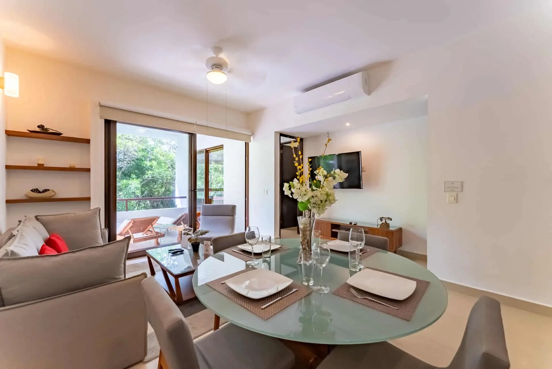 2-Bedroom Condo in Gated Golf Community with Pool and Beach Access, Akumal