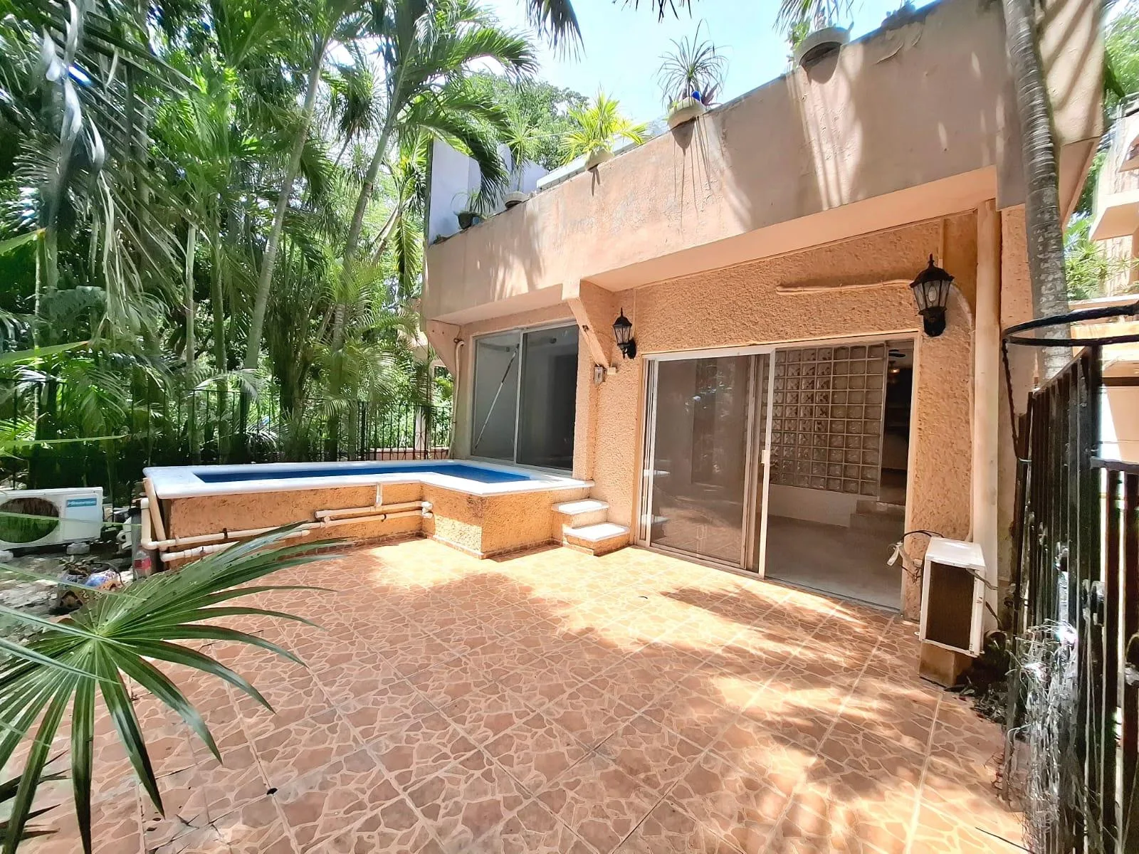 Mexican-Style 2-Bedroom Apartment with Private Pool in Puerto Aventuras