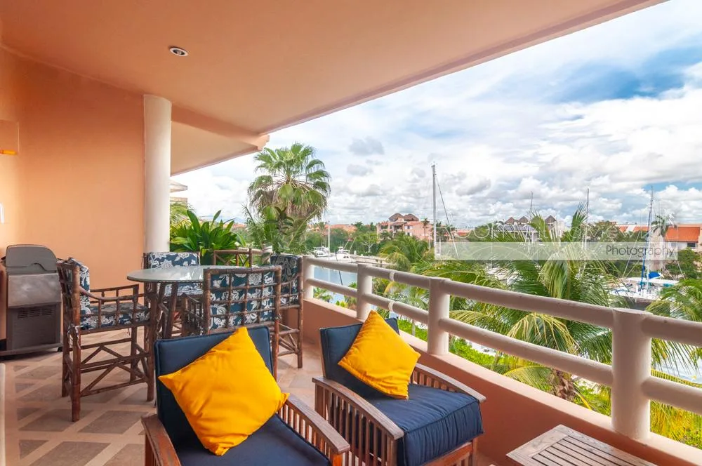 Two-Bedroom Penthouse with Rooftop Jacuzzi and Ocean Views in Marina Puerto Aventuras