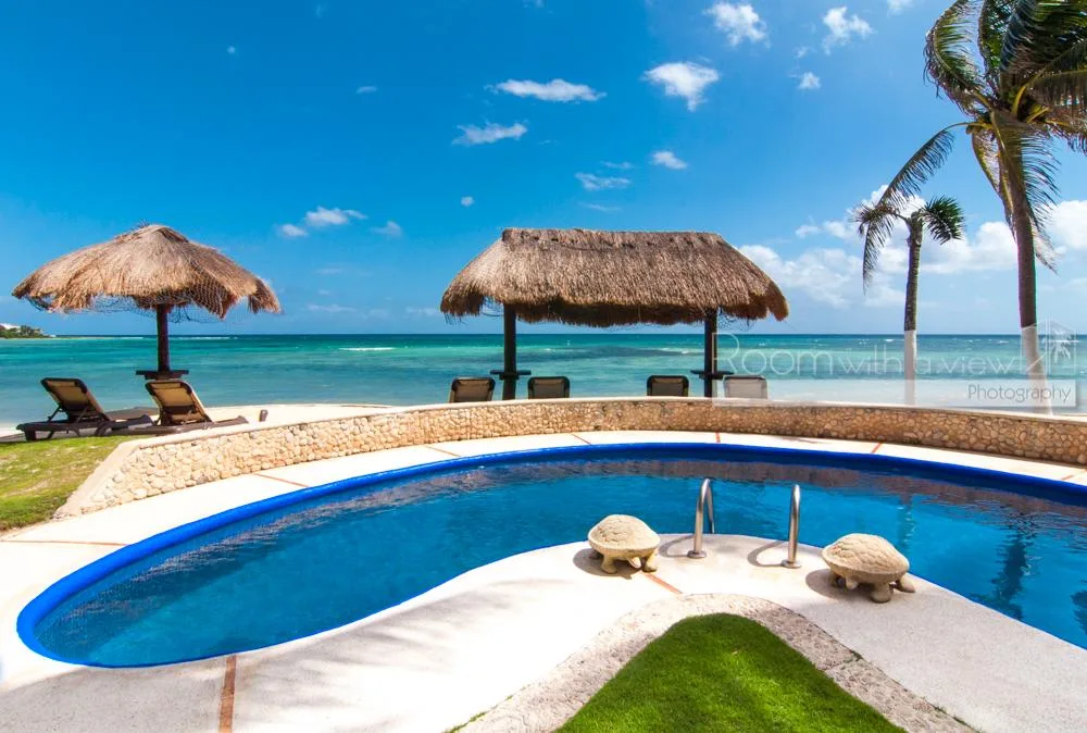 Two-Bedroom Ocean View Condo with Pool Access in Half Moon Bay, Akumal