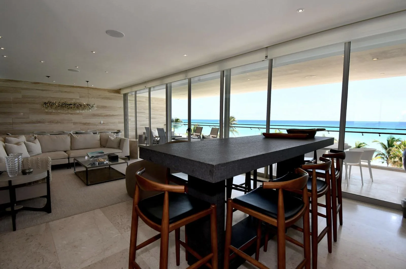 Five-Bedroom Residence with Direct Beach Access and Panoramic Caribbean Views in Cancún's Hotel Zone