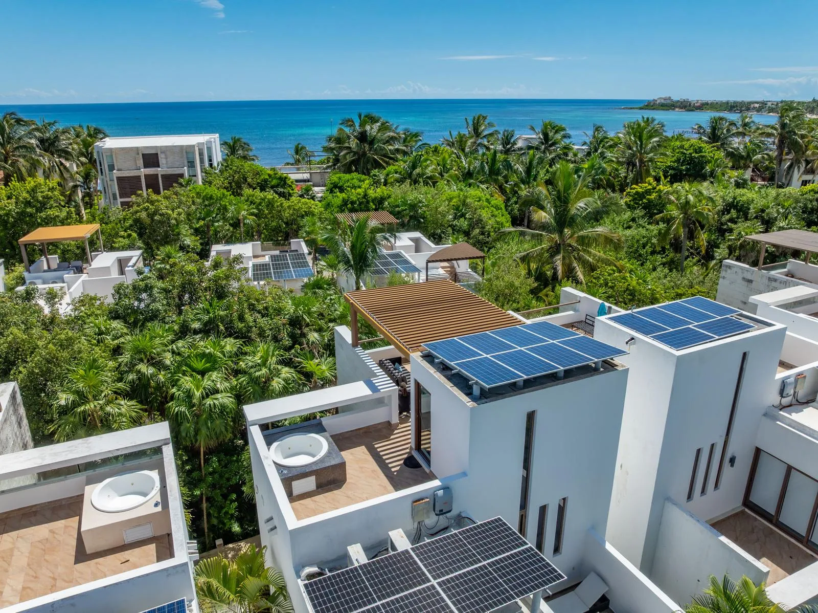 Three-Bedroom Villa with Direct Beach Access and Private Solarium in Akumal, Mexico