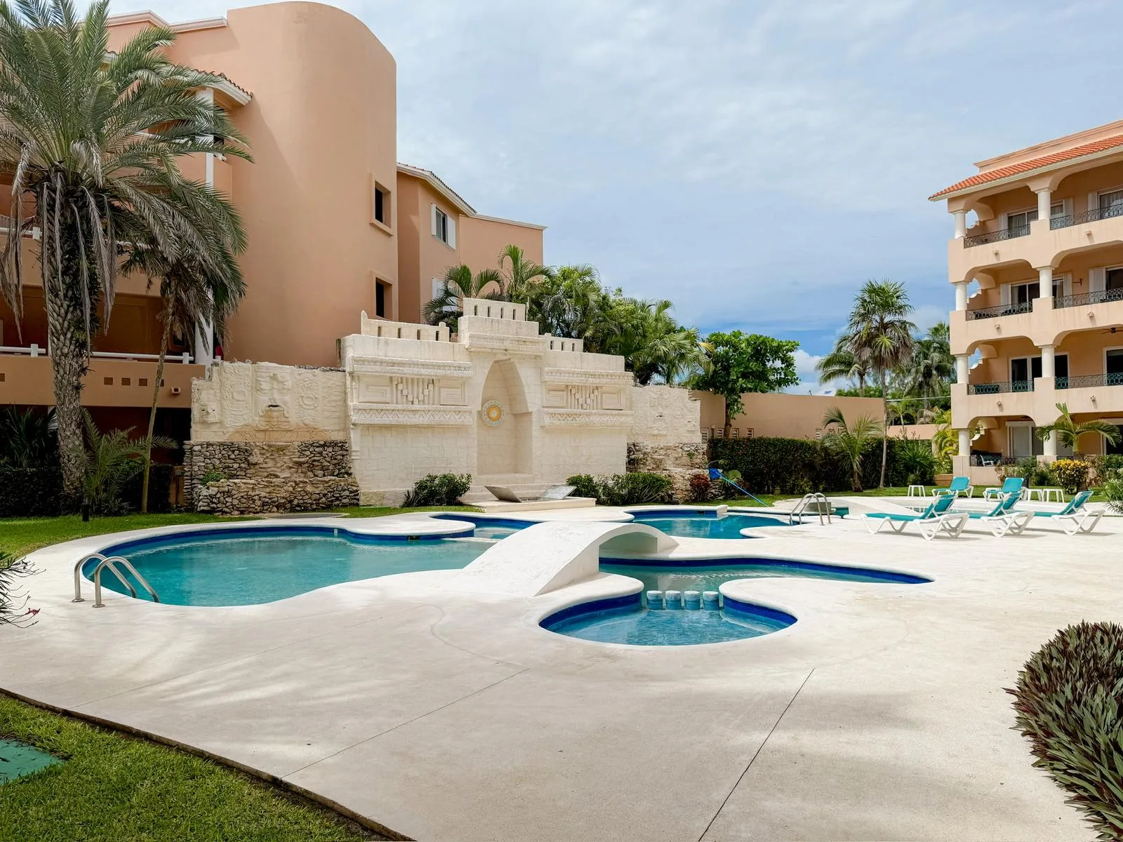 3-Bedroom Furnished Penthouse with Premium Finishes and Two Pools in Riviera Maya