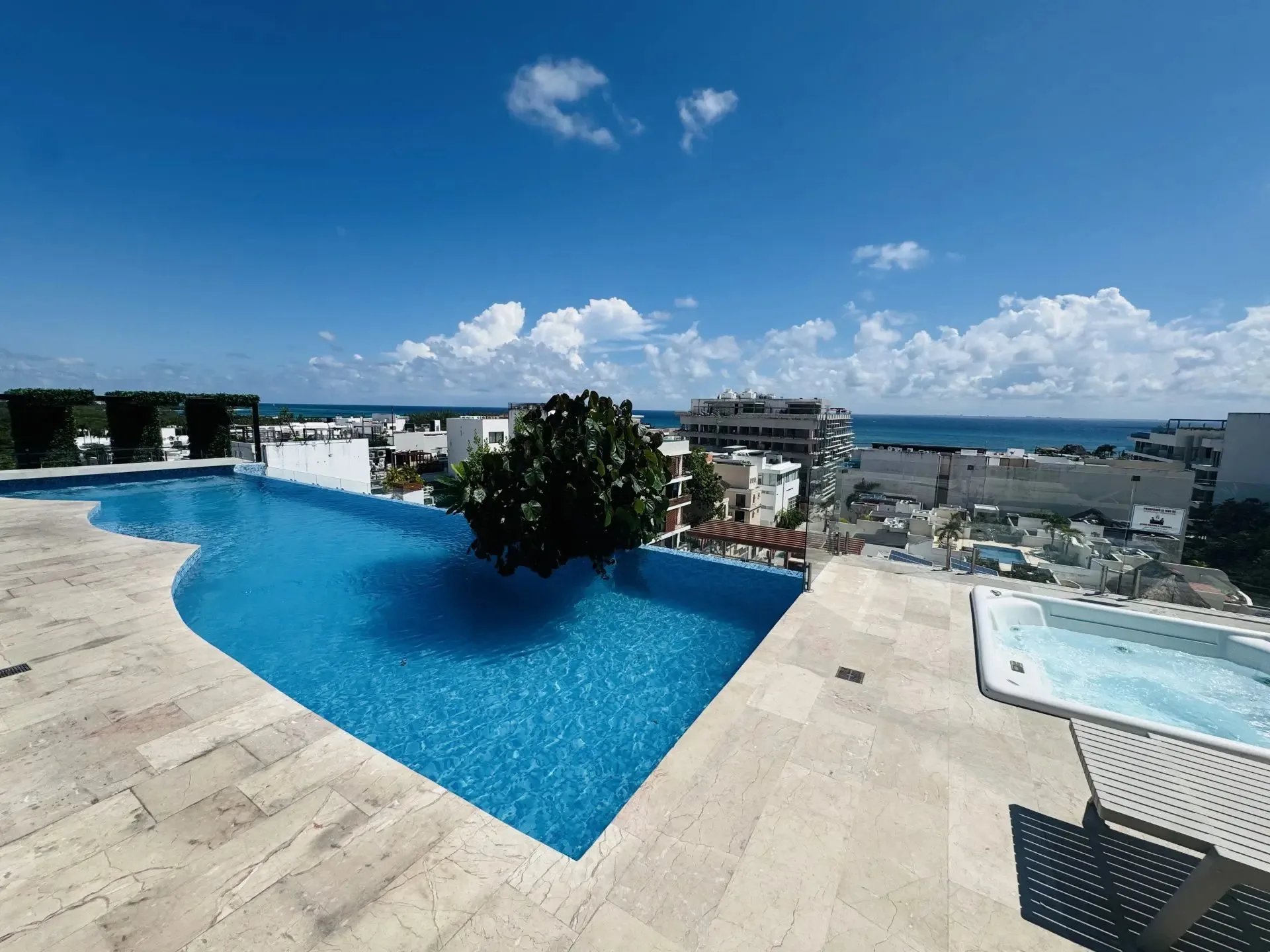 Fully Furnished Coco Beach Studio with Balcony, Steps from Caribbean Sea and Fifth Avenue