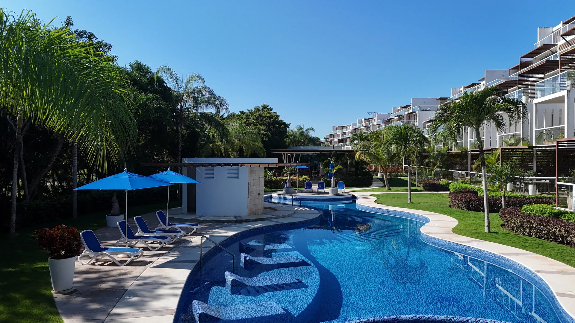 Spacious 2-Bedroom Apartment in Tulum Country Club with Golf Access and Pool