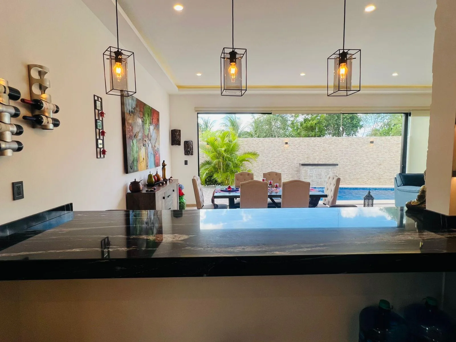 House for Sale in Residencial Rió with Lake View, Pool, and 4+ Bedrooms