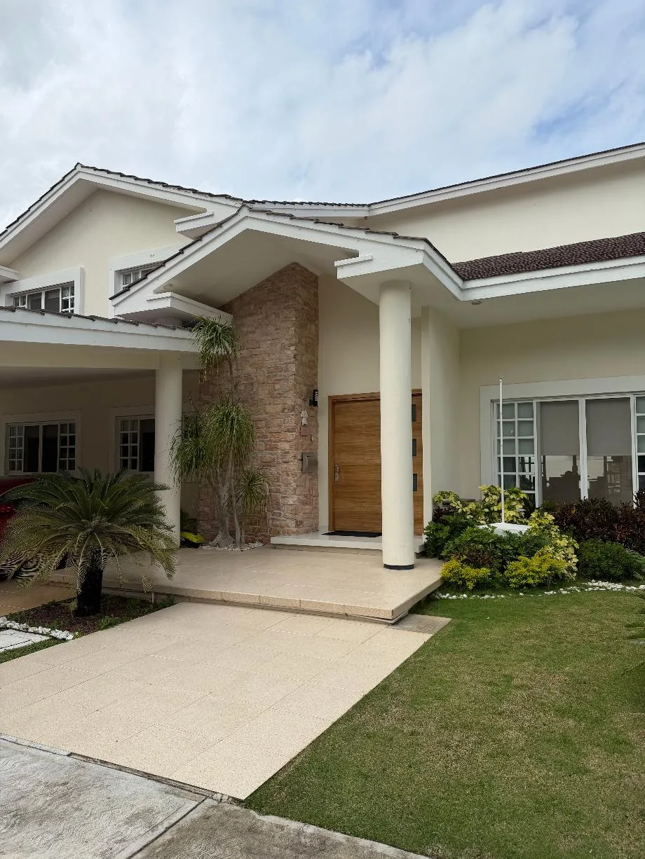 Luxury 3-Bedroom Residence with Pool in Villa Magna, Cancún