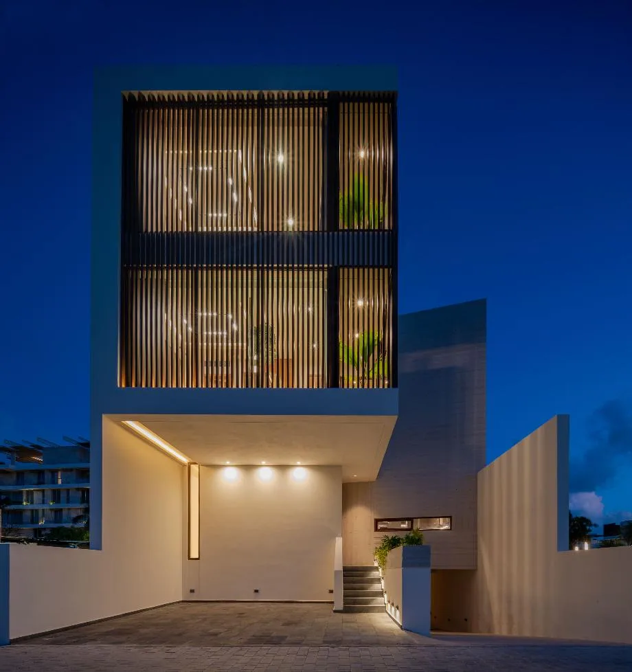 Luxury Three-Bedroom Home with Rooftop Pool in Marina Puerto Cancún