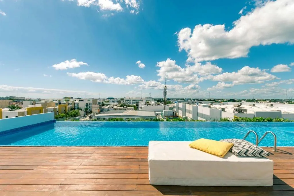 Modern Studio in Playa del Carmen Center with Hotel-Style Amenities and Rooftop Pool
