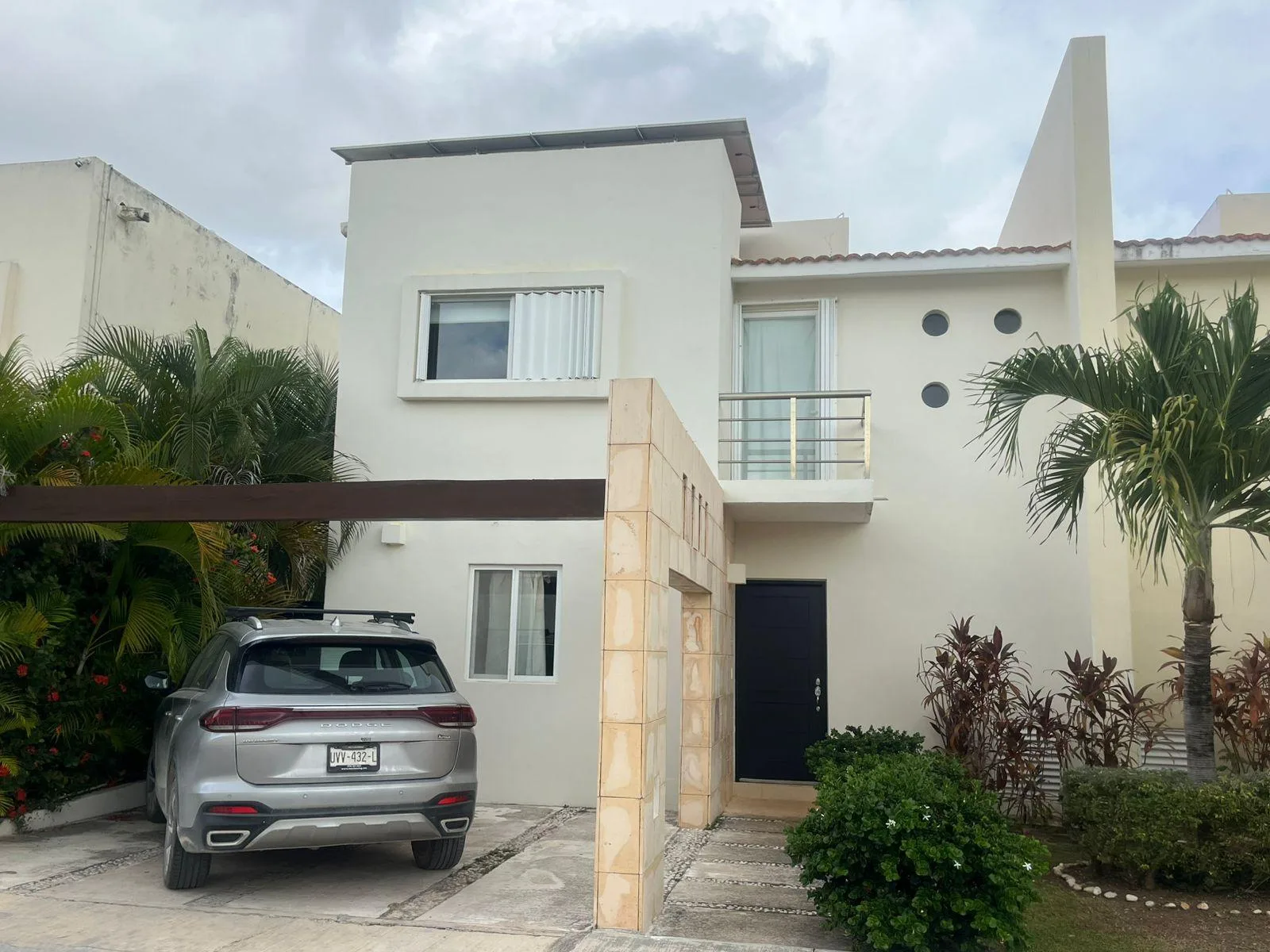 4-Bedroom House in Gated Community on AV de los Colegios with Pool and Security