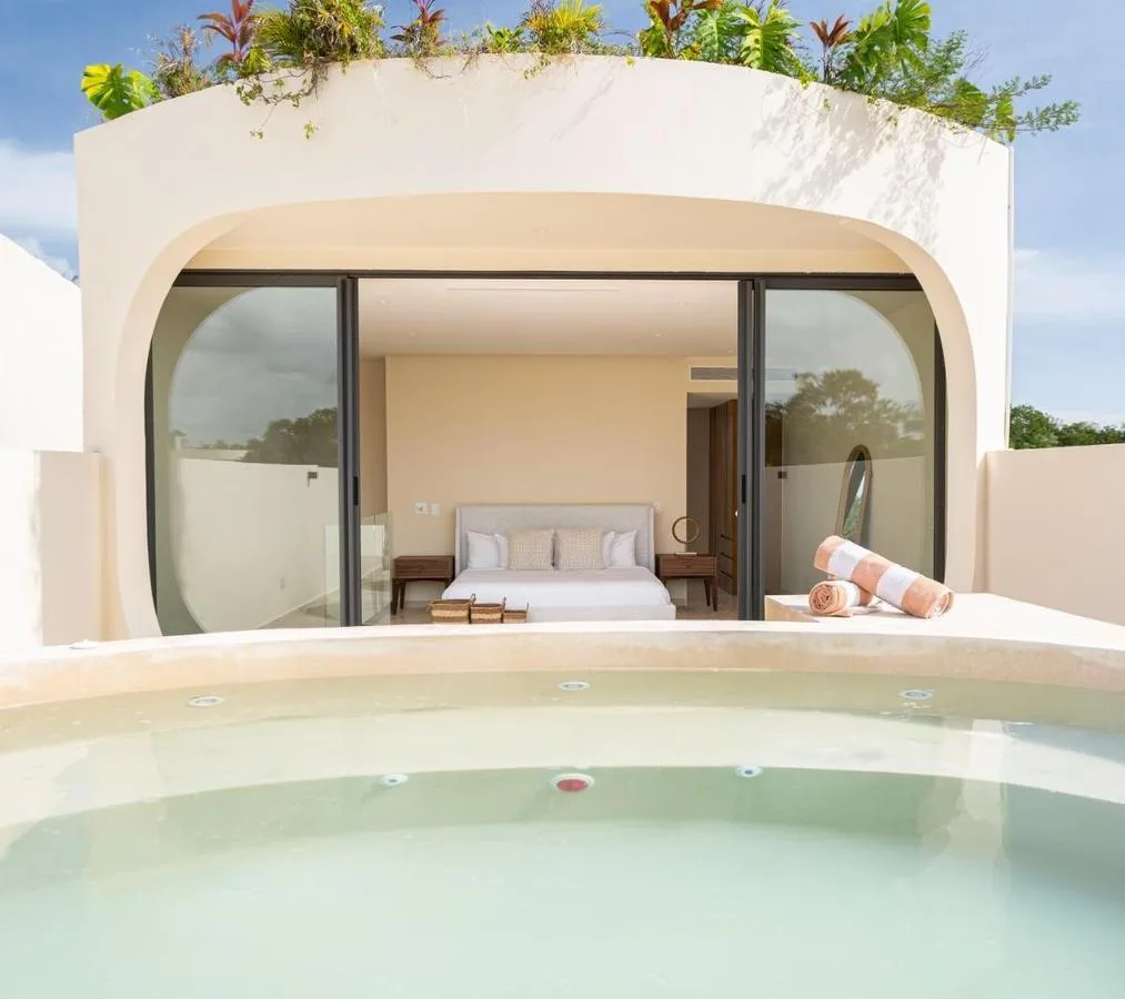 Luxurious 3-Bedroom Villa with Private Rooftop Pool in Tulum