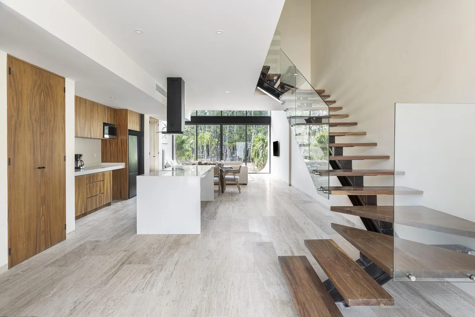 2-Bedroom House in La Veleta, Tulum with State-of-the-Art Gym and Free Beach Transportation