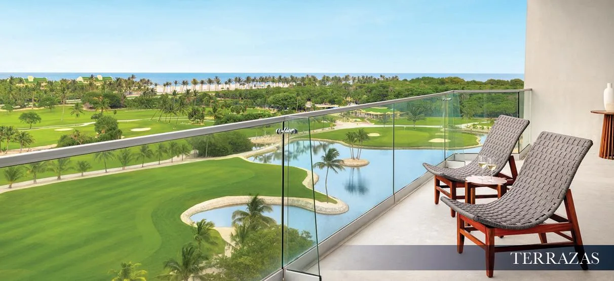 Oceanfront Apartment in Cancún with Panoramic Caribbean Views and Direct Beach Access