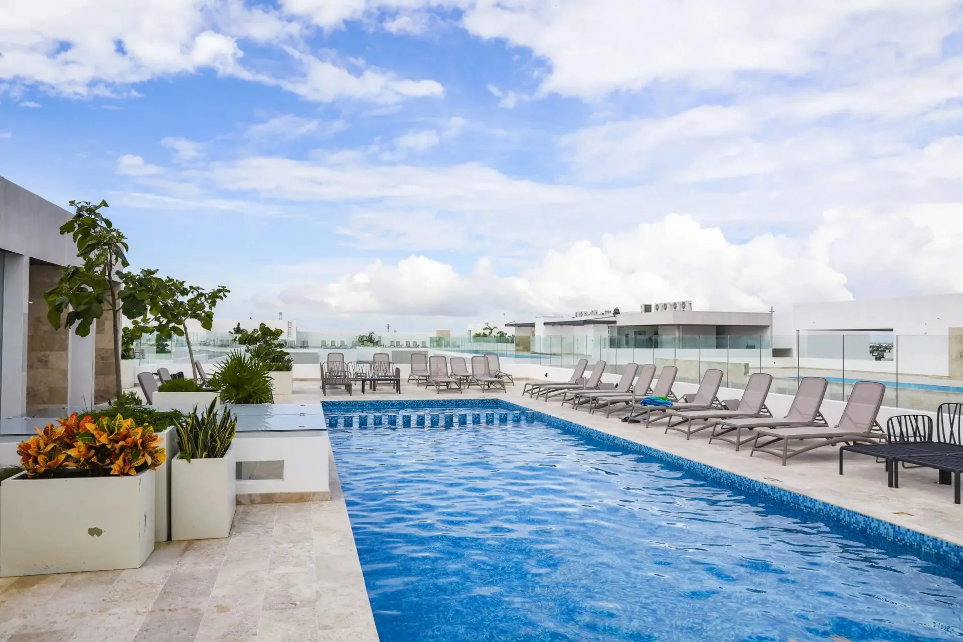 Fully Furnished 1-Bedroom Condo with Resort-Style Rooftop Amenities in Downtown Playa del Carmen