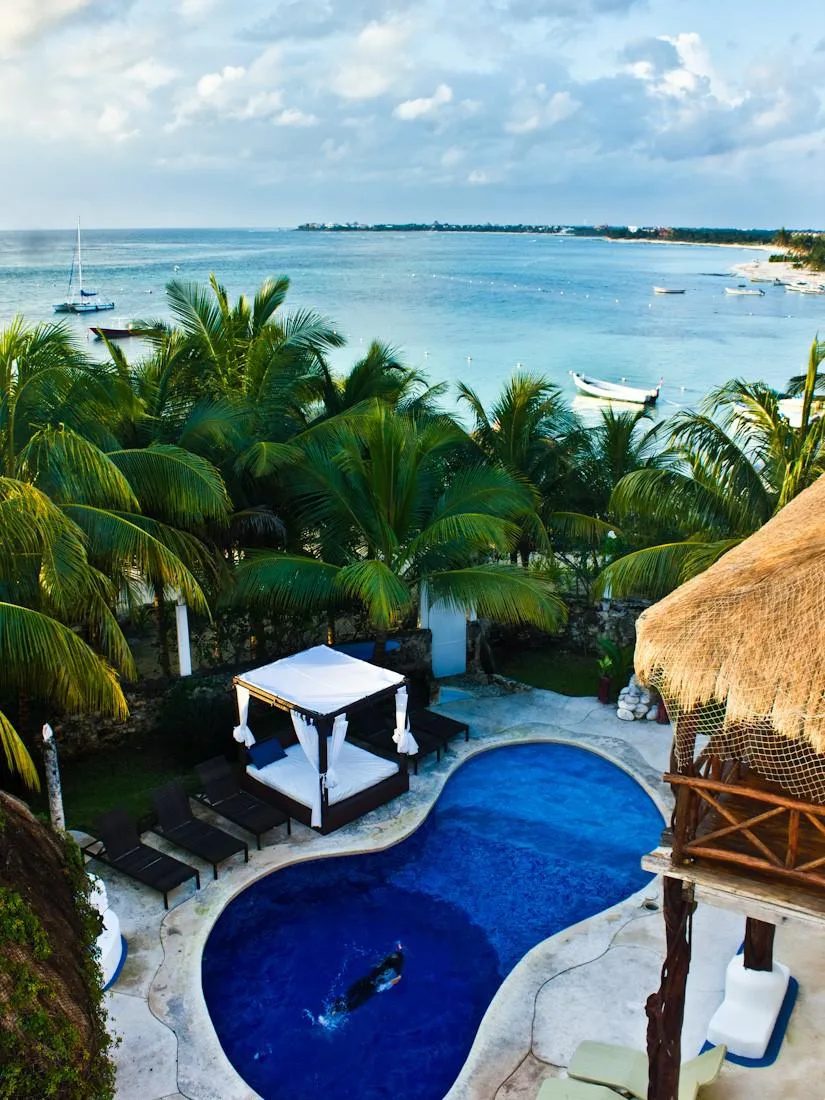 Beachfront 2-Bedroom Villa with Mediterranean-Moroccan Design and Lagoon-Style Pool in Akumal