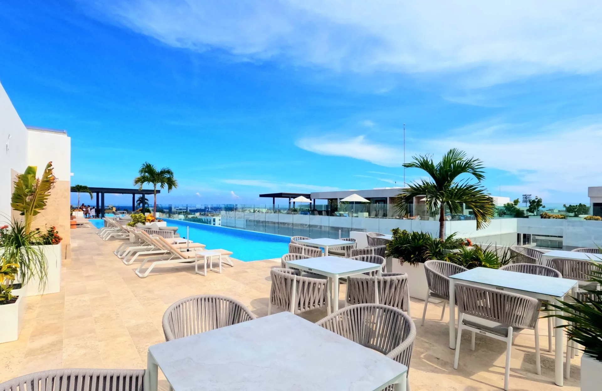 Furnished Ocean-View Apartment with Lock-Off System and Rooftop Pools in Playa del Carmen Center