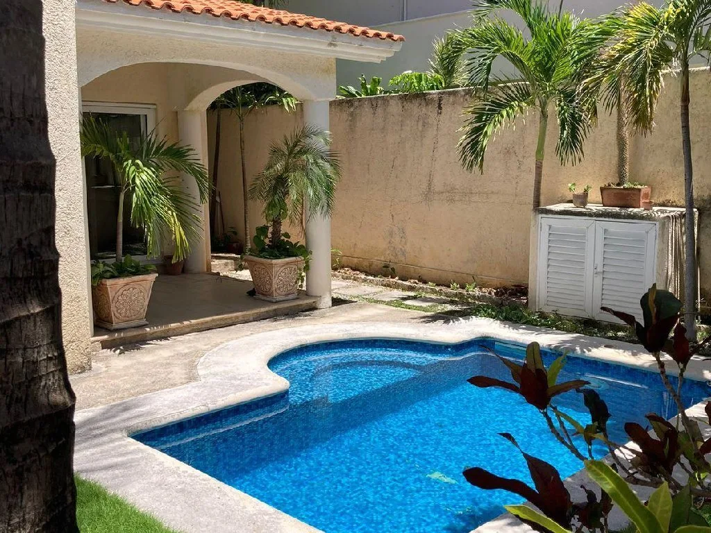 Modern Two-Story Home with Three Bedrooms, Private Pool, and Reef Access in Puerto Morelos