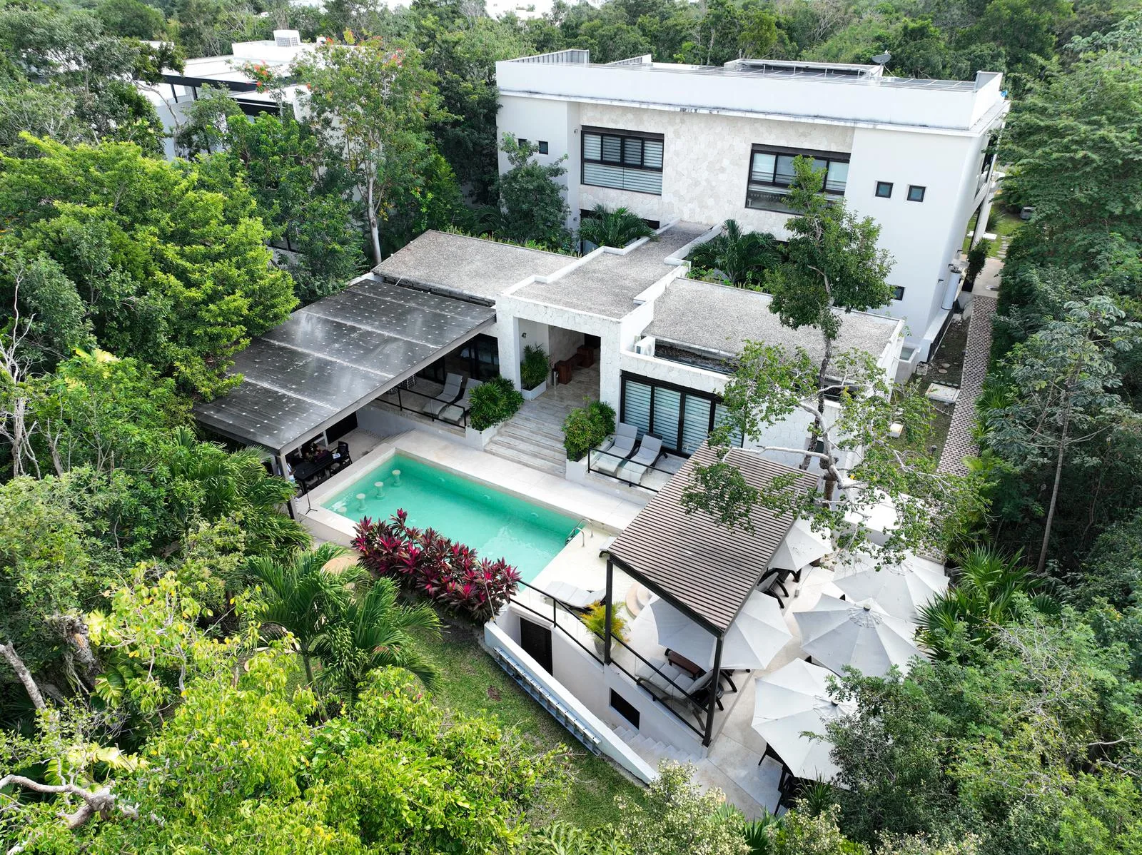 6-Bedroom Villa on Golf Course Ninth Hole with Beach Access in Prestigious Area