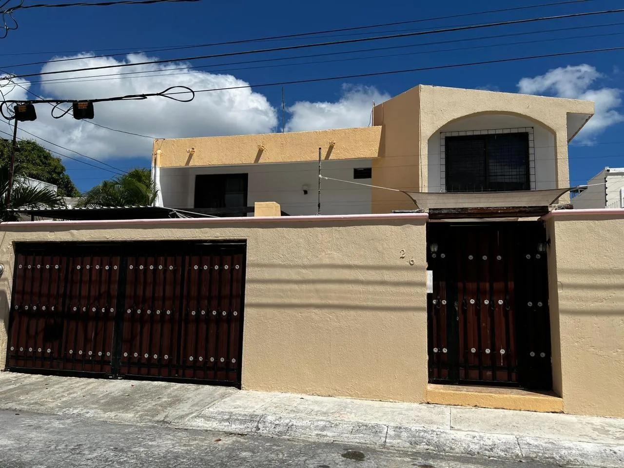 3-Bedroom House with Separate Studio and Large Yard in Cancún Centro
