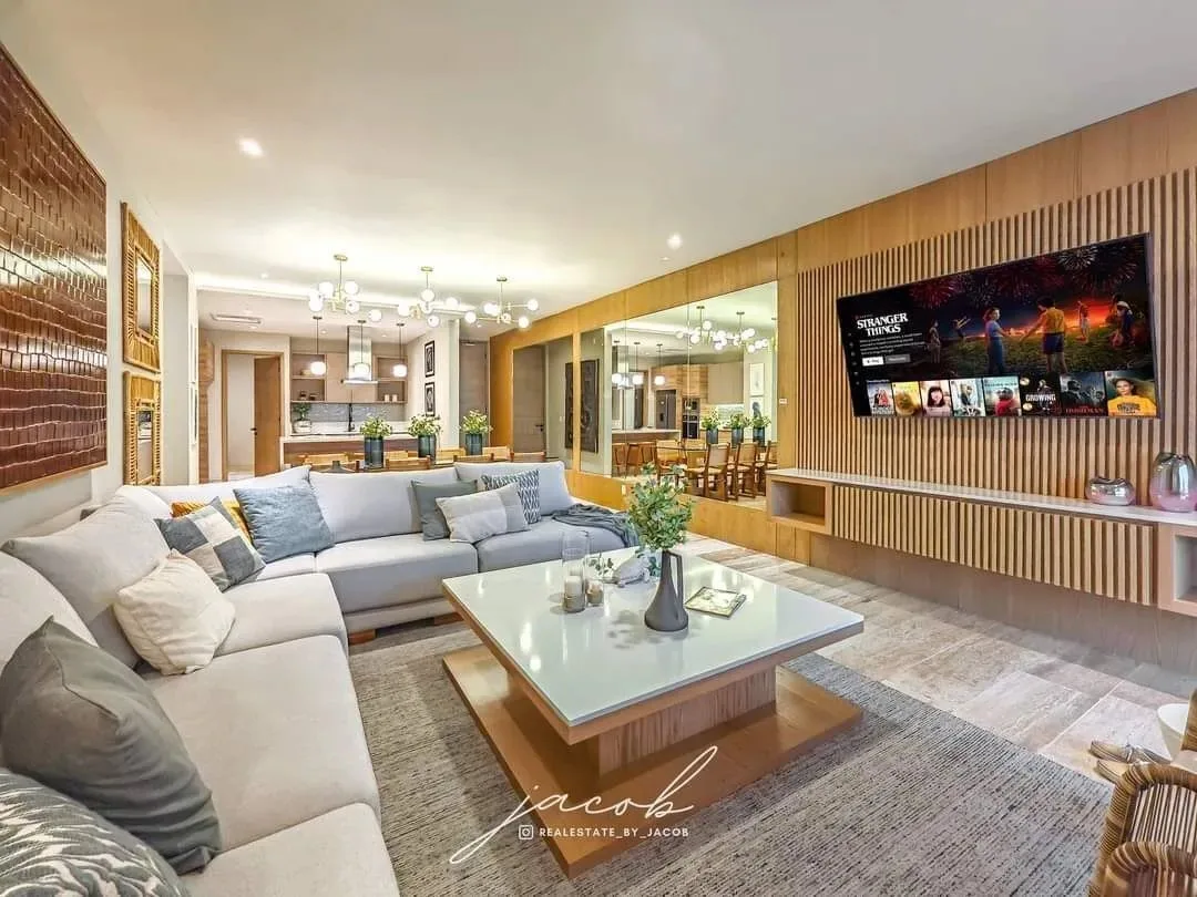 Modern 3-Bedroom Home with Rooftop Pool and Sky Bar in Cancun's SM 13 Area