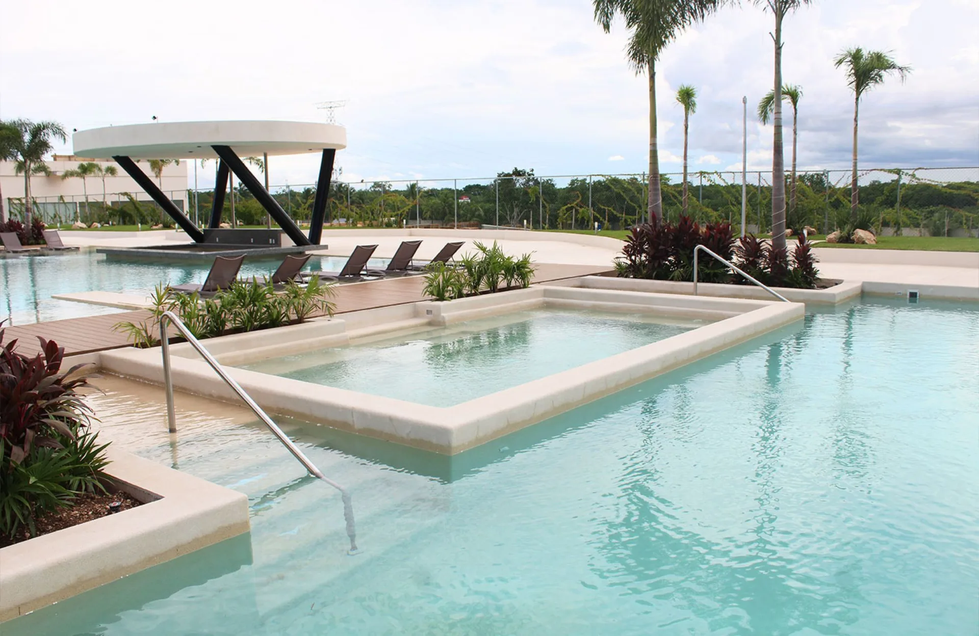 Modern Two-Bedroom Condo with Panoramic City Views and Extensive Amenities in Huayacán, Cancún