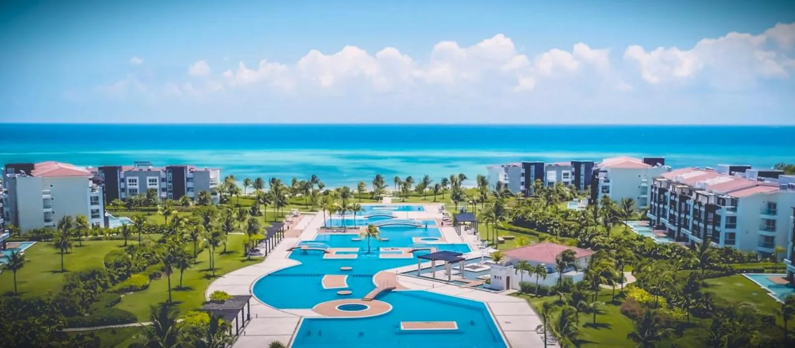 Luxury Three-Bedroom Beachfront Apartment with Private Terrace in Mareazul, Playa del Carmen