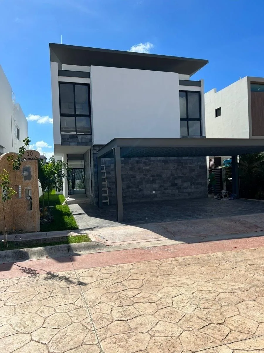 3-Bedroom House with Private Pool and Spacious Garden in Lagos del Sol