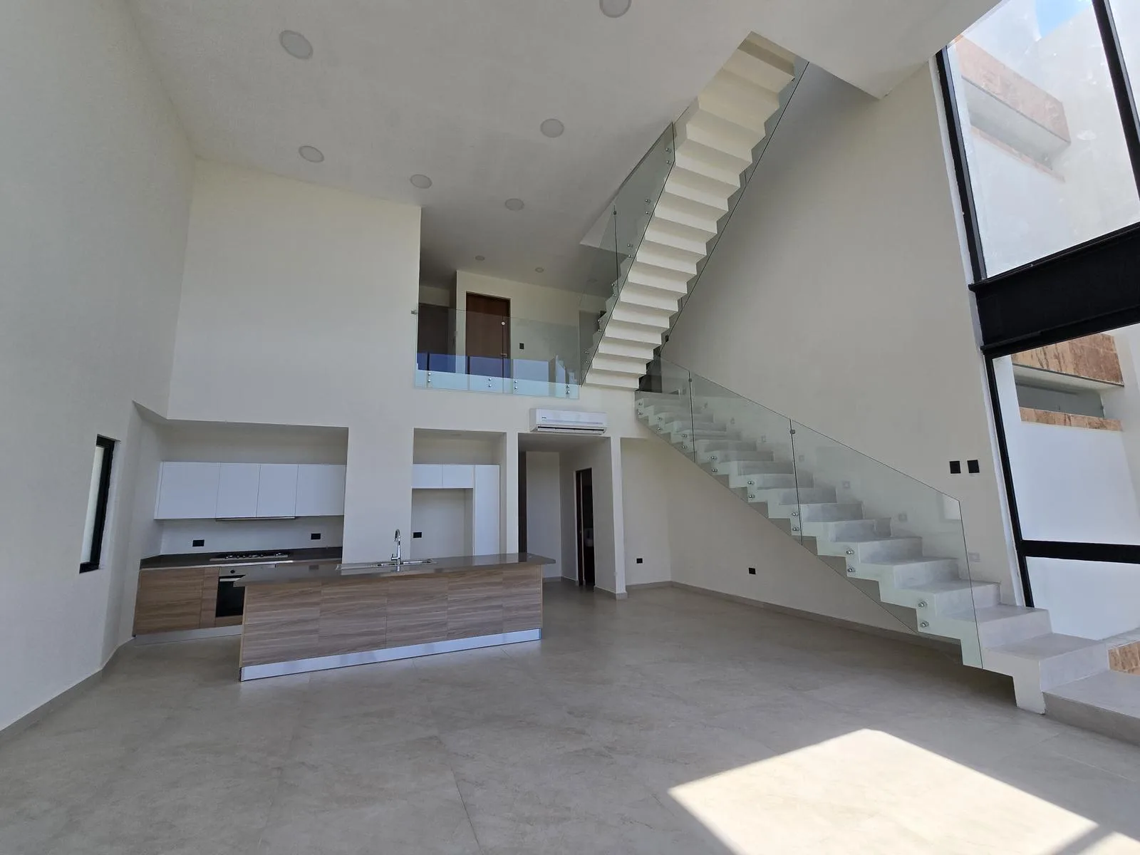 Modern Two-Level Penthouse with Two Bedrooms and Private Rooftop Terrace