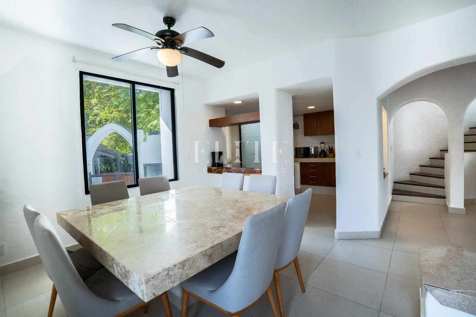 Beachfront House in Cancun's Hotel Zone with 3 Bedrooms and Direct Beach Access