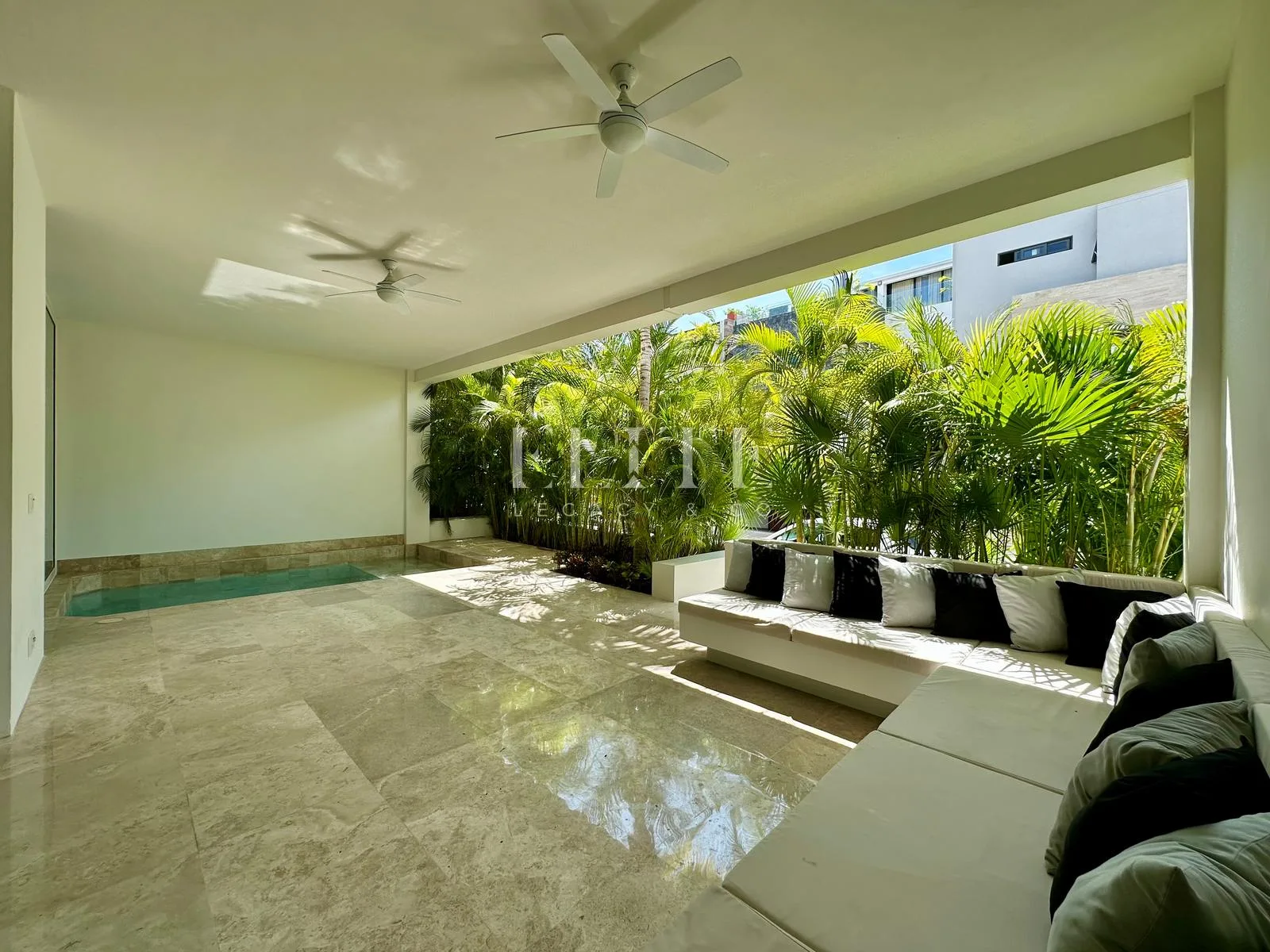 3-Bedroom Contemporary Home with Private Dock and Rooftop Jacuzzi in Laguna 1, Puerto Cancún