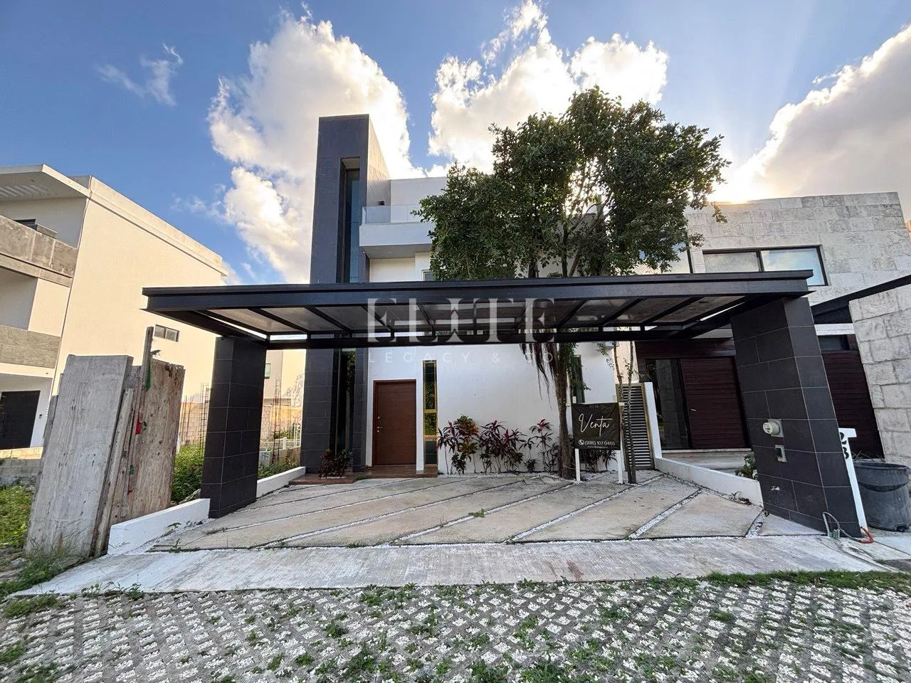 Modern 3-Bedroom Home with Pool and Terraces in Residencial Aqua, Cancún