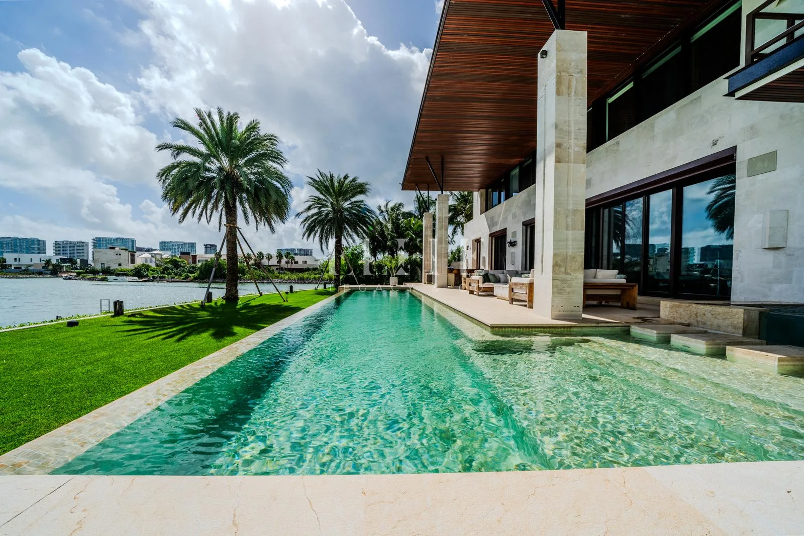 5-Bedroom Residence with Private Dock and Canal Views in Puerto Cancún