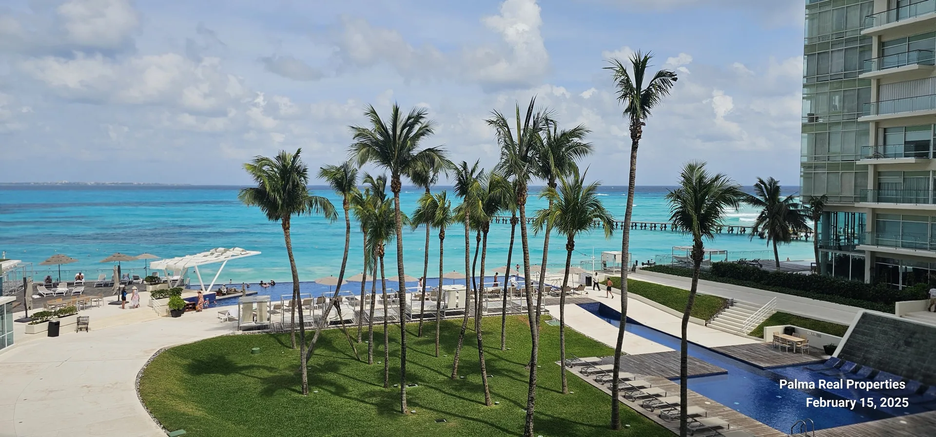 3-Bedroom Oceanfront Condo with Infinity Pool in Cancun's Hotel Zone