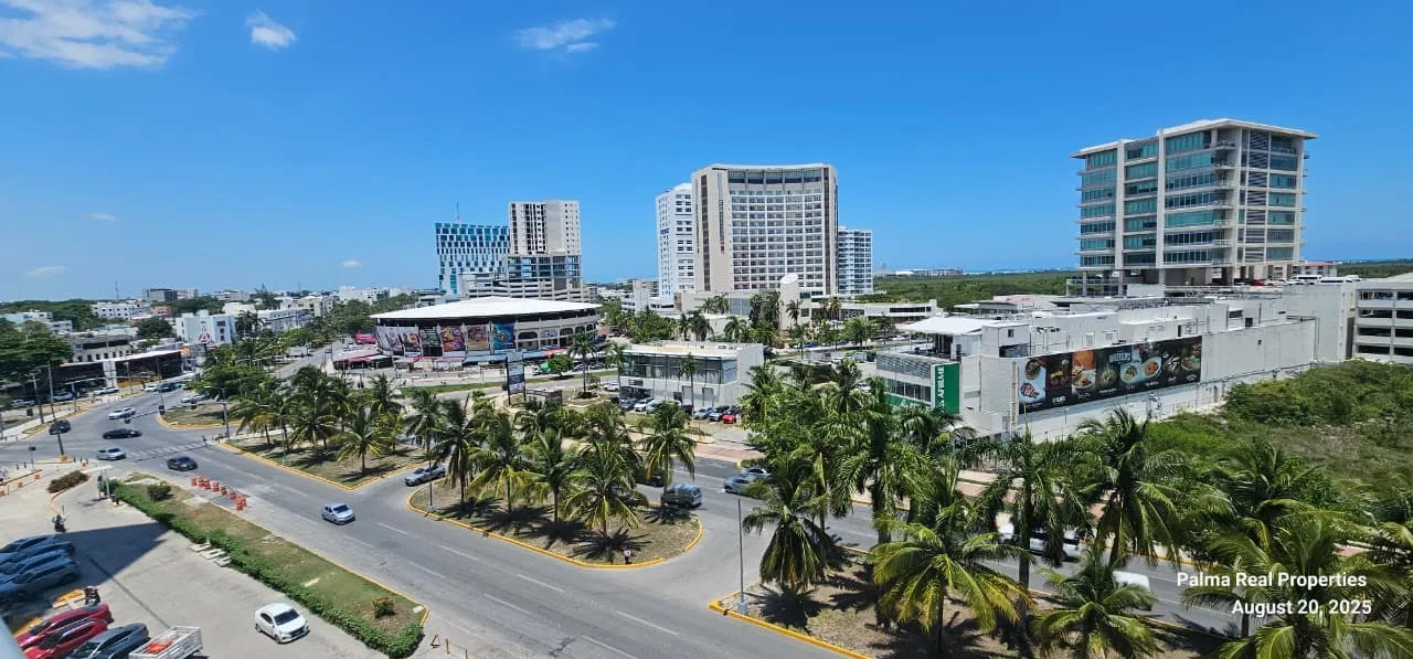 2-Bedroom Condominium in Torre Newyork, 111 sqm with Rooftop Pool in Cancún's Malecón