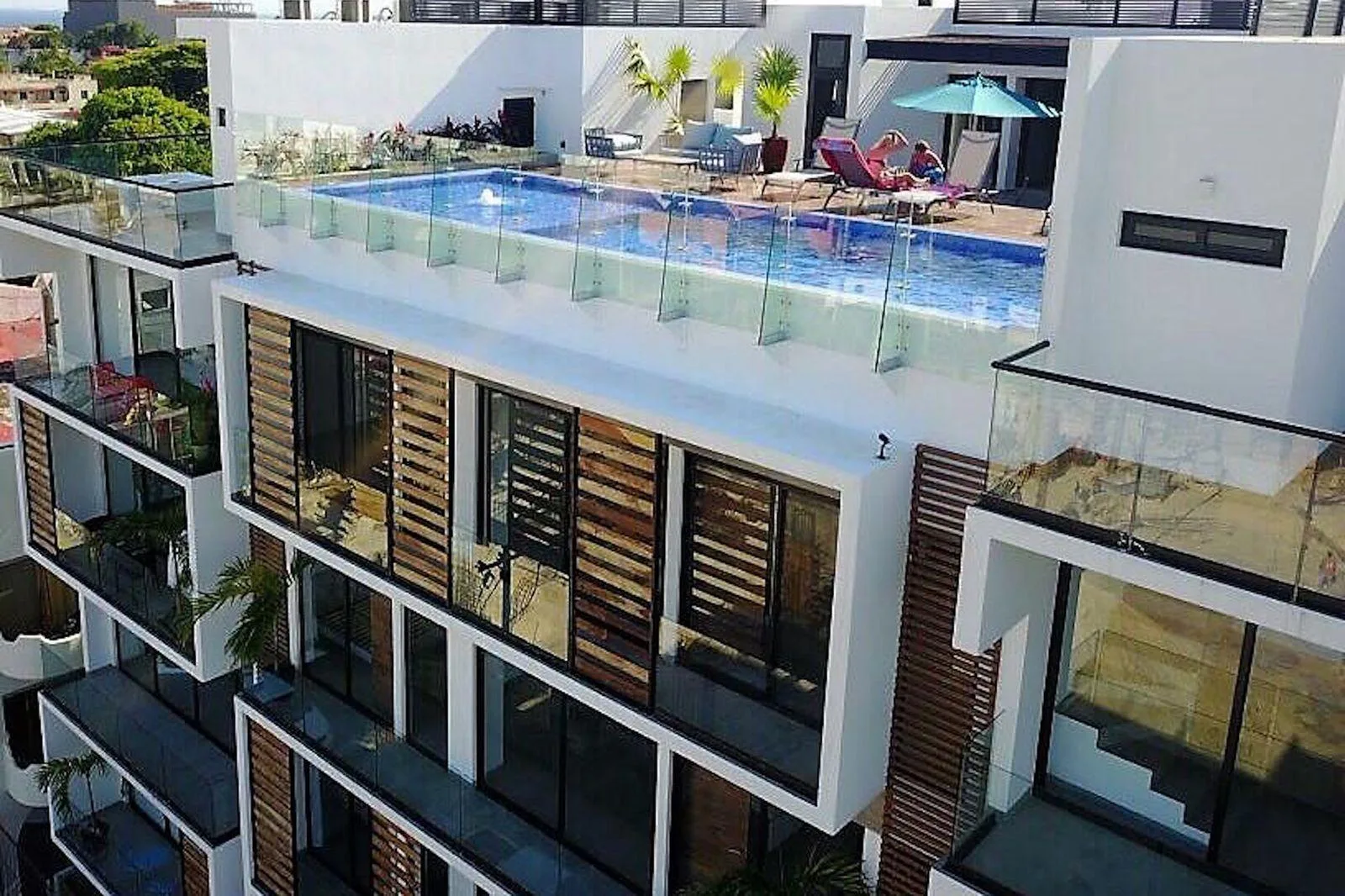 Ground-Floor Two-Bedroom Apartment with Balcony in La Quinta, Playa del Carmen