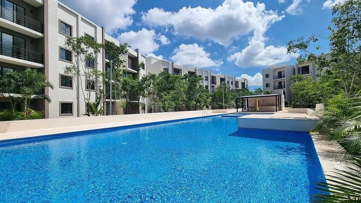2-Bedroom Apartments in Cancún with Pool, Gym, and Green Areas