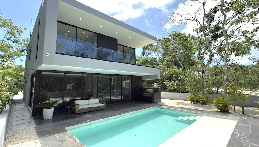 Luxury Three-Bedroom Residence with Beach Club Access in Xpu-Ha, Riviera Maya