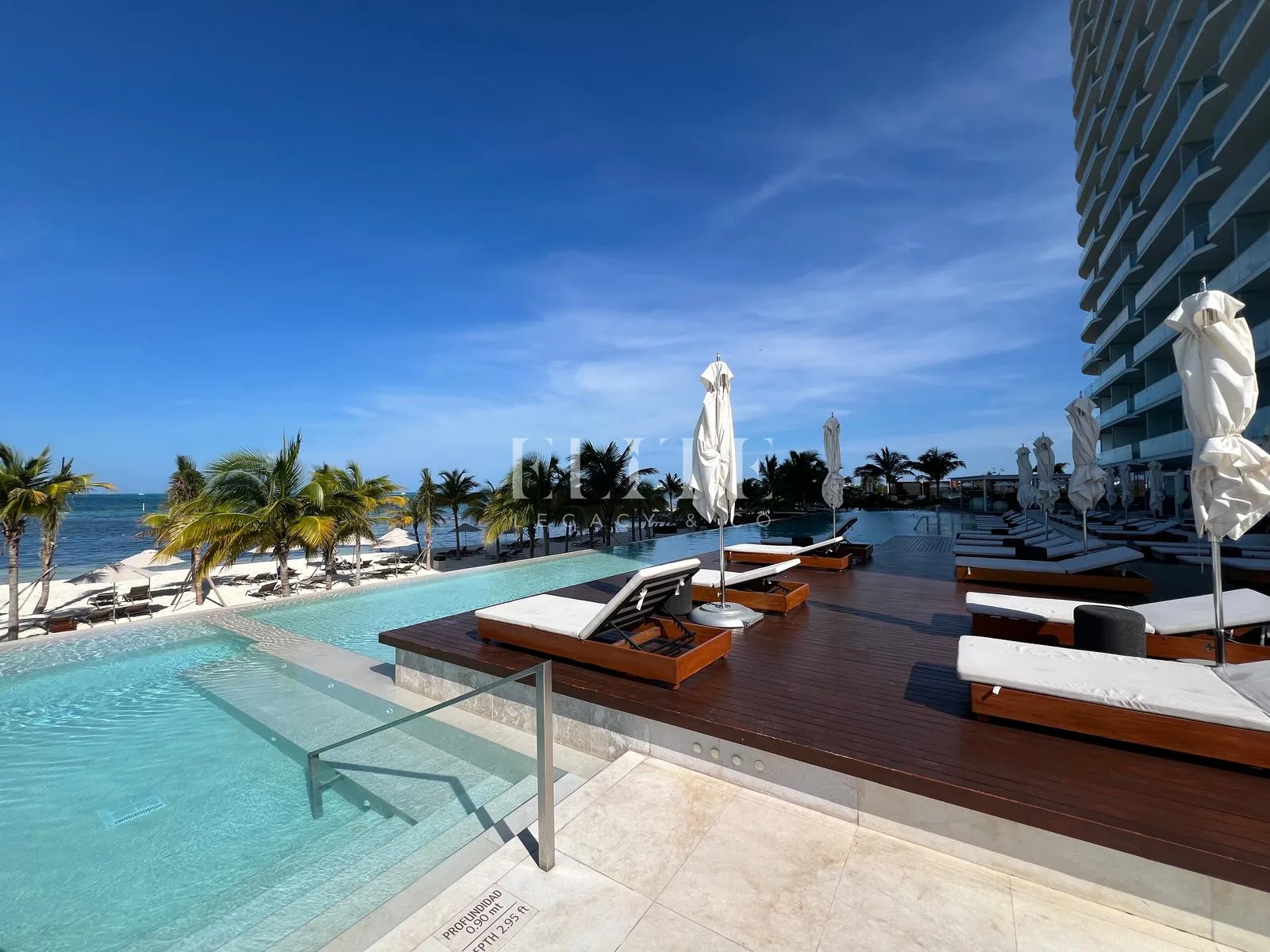 Beachfront 3-4 Bedroom Apartment with Sea Views and Hotel Amenities in Puerto Cancún