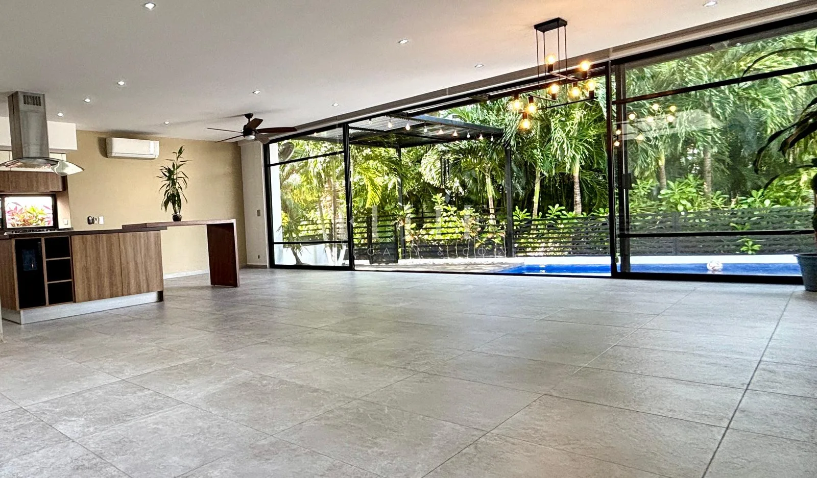 Modern Three-Storey Home with Four Bedrooms in Cancún's Lagos del Sol Community