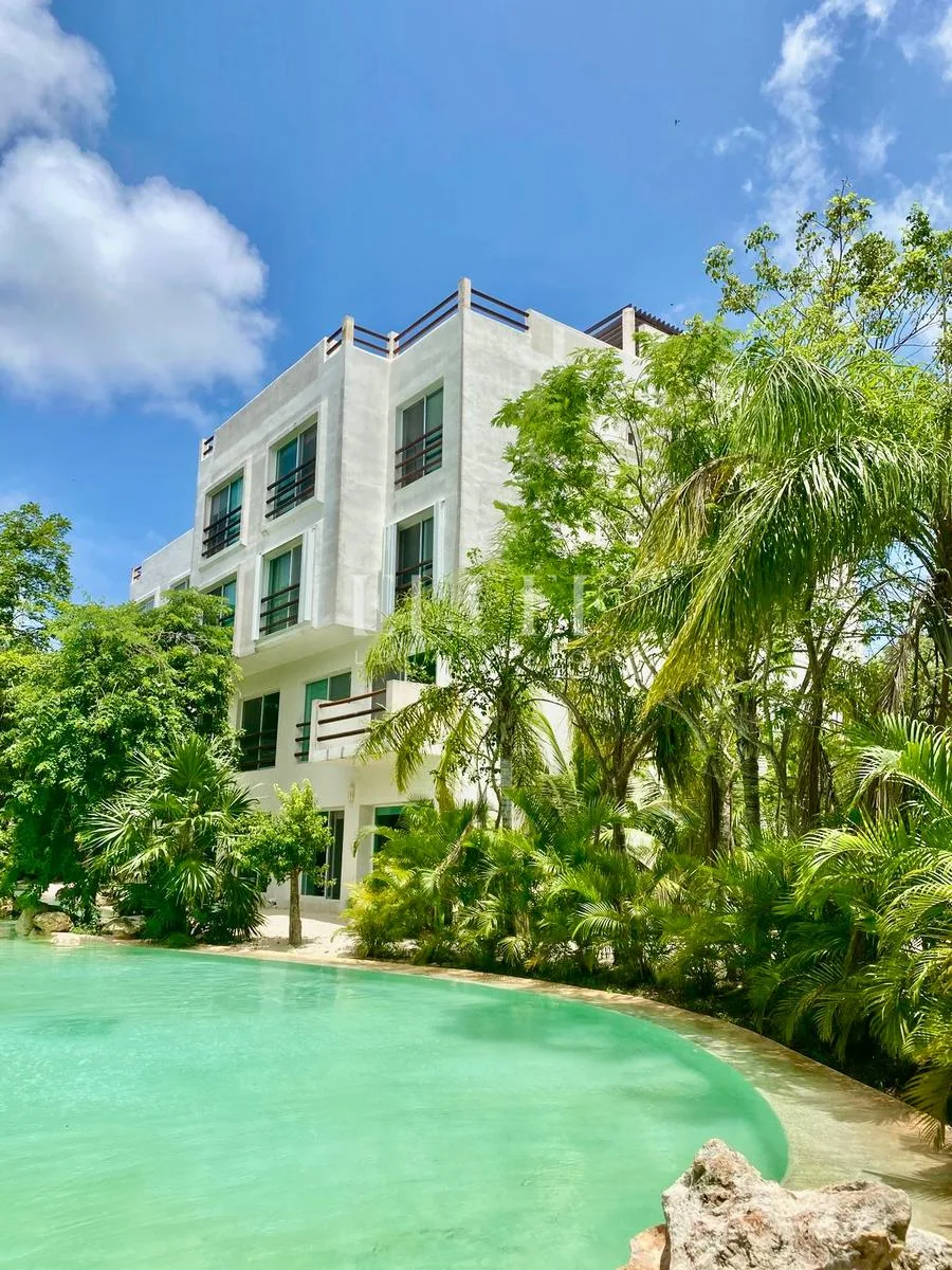 3-Bedroom Villa with Rooftop Access and Lake Views in Lagos del Sol, Cancún